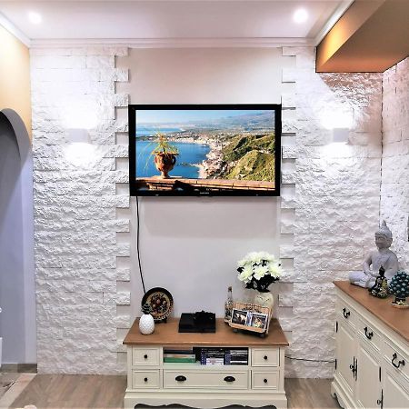 Casa Le Maioliche Apartment Giardini Naxos Bagian luar foto